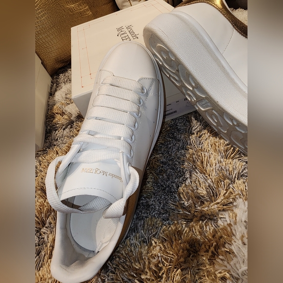 Women's Alexander McQueen Sneakers - Picture 4 of 6